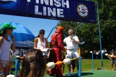 Mayor-John-Ruttan-Congratulating-Finisher