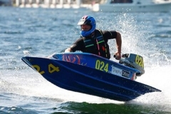 bathtub-race-nanaimo-boat-man